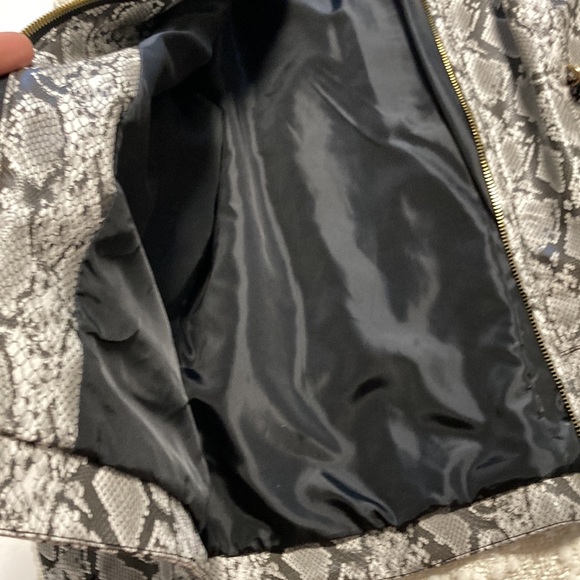 Jacket - Picture 5 of 6